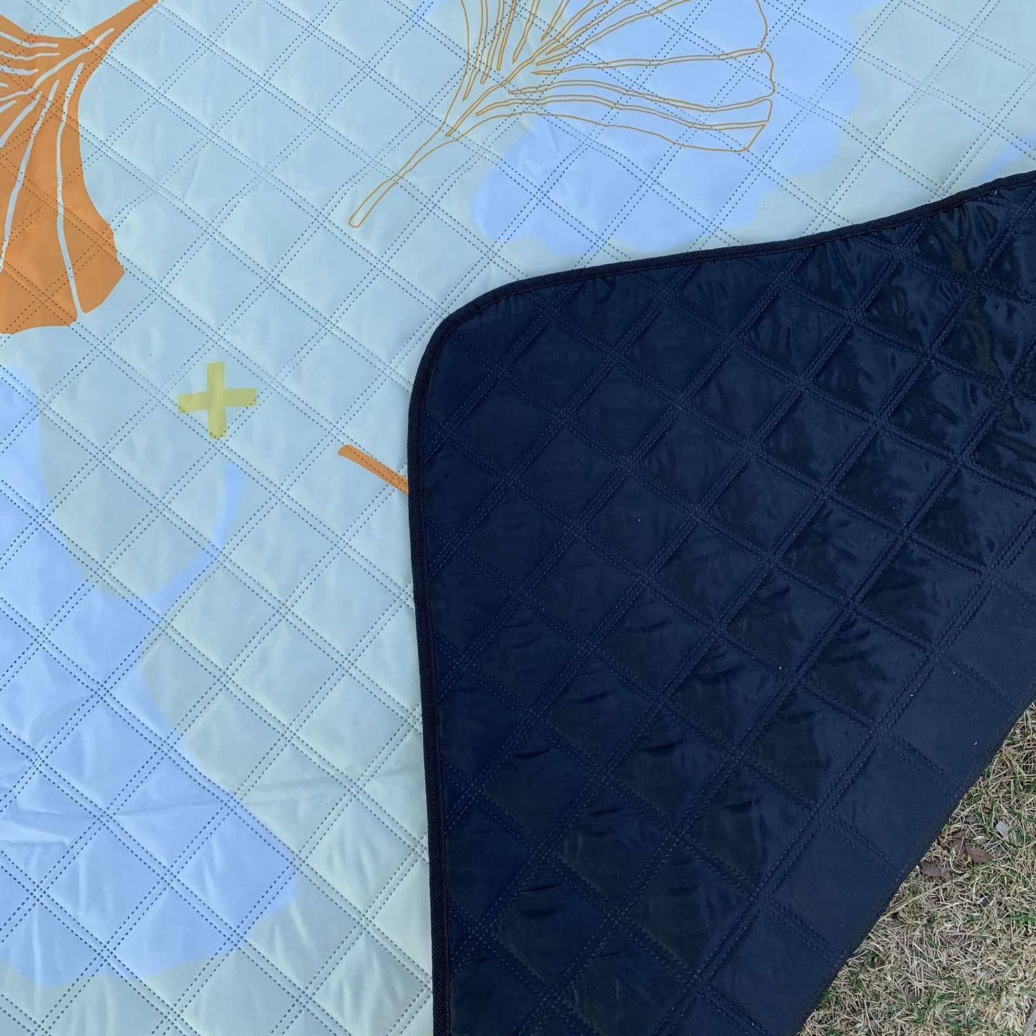 Extra Large Waterproof & Sandproof Picnic Blanket for Beach, Camping & Travel